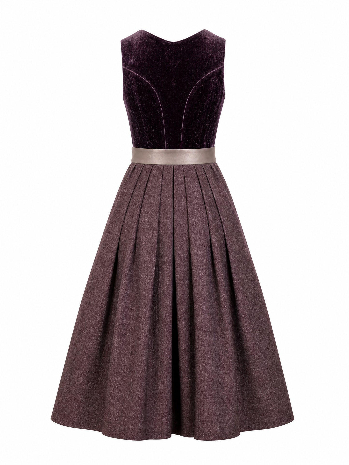 Klassisches Dirndl Cora – Brombeere, Herzförmig