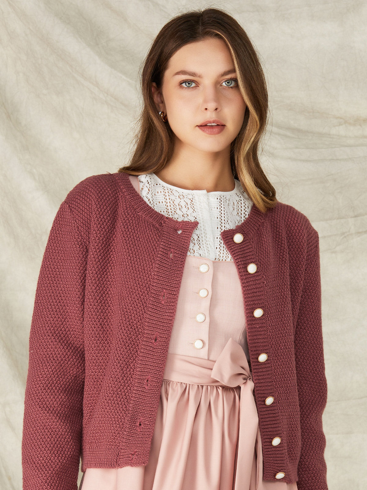 Klassisch: Trachtenstrick Strickjacke Amalia Dusty – Lila