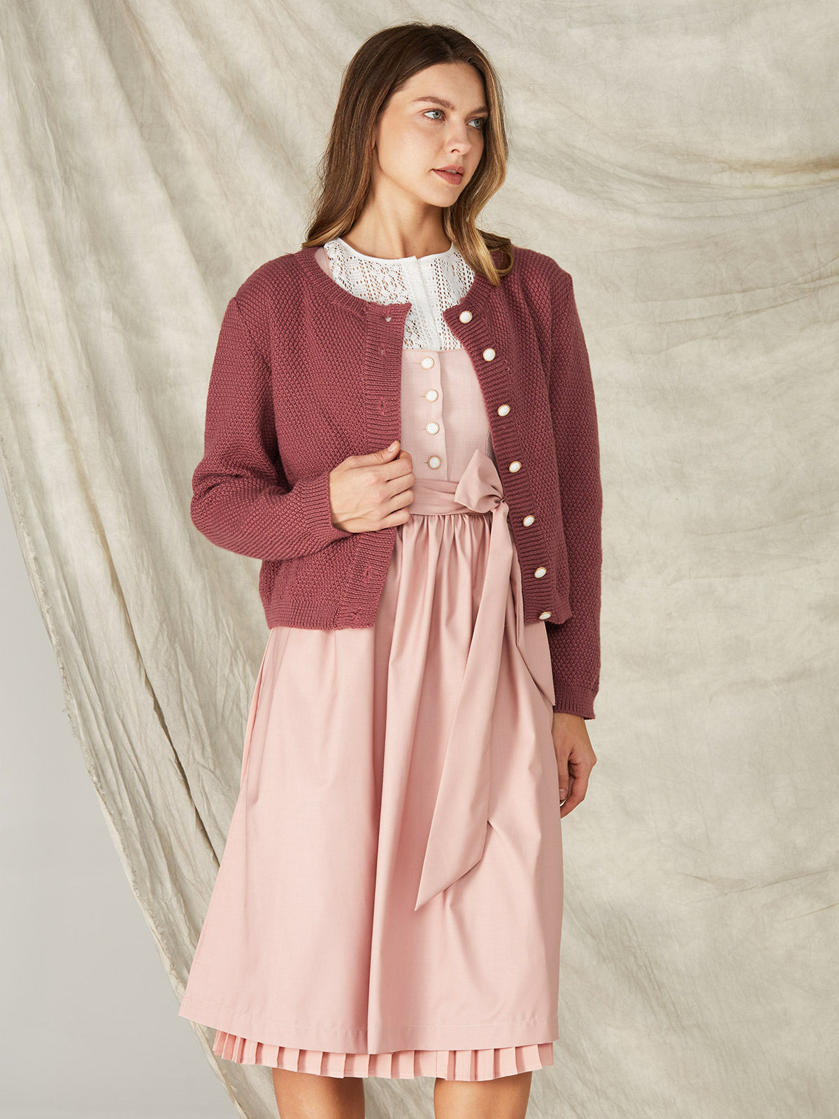 Klassisch: Trachtenstrick Strickjacke Amalia Dusty – Lila