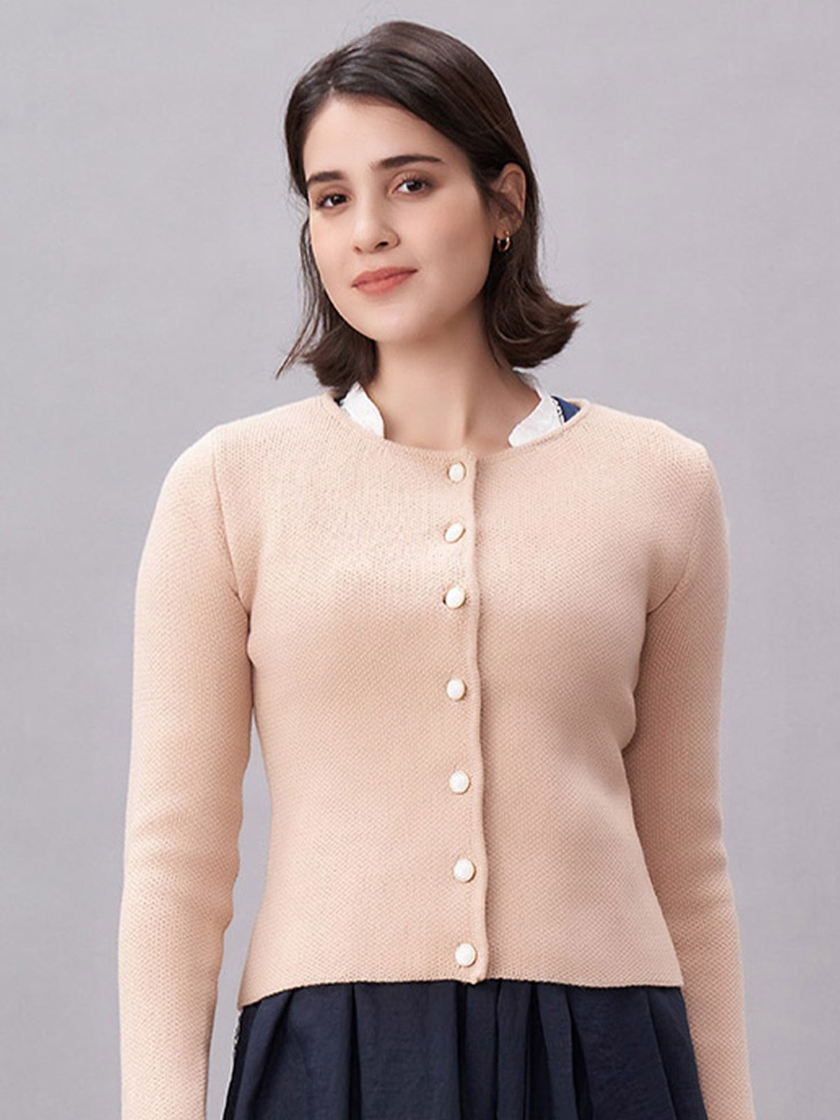 Klassisch: Trachtenstrick Strickjacke Mira Creme – Braun