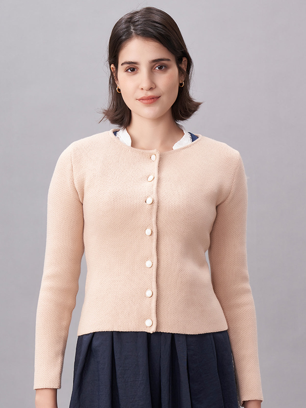 Klassisch: Trachtenstrick Strickjacke Mira Creme – Braun