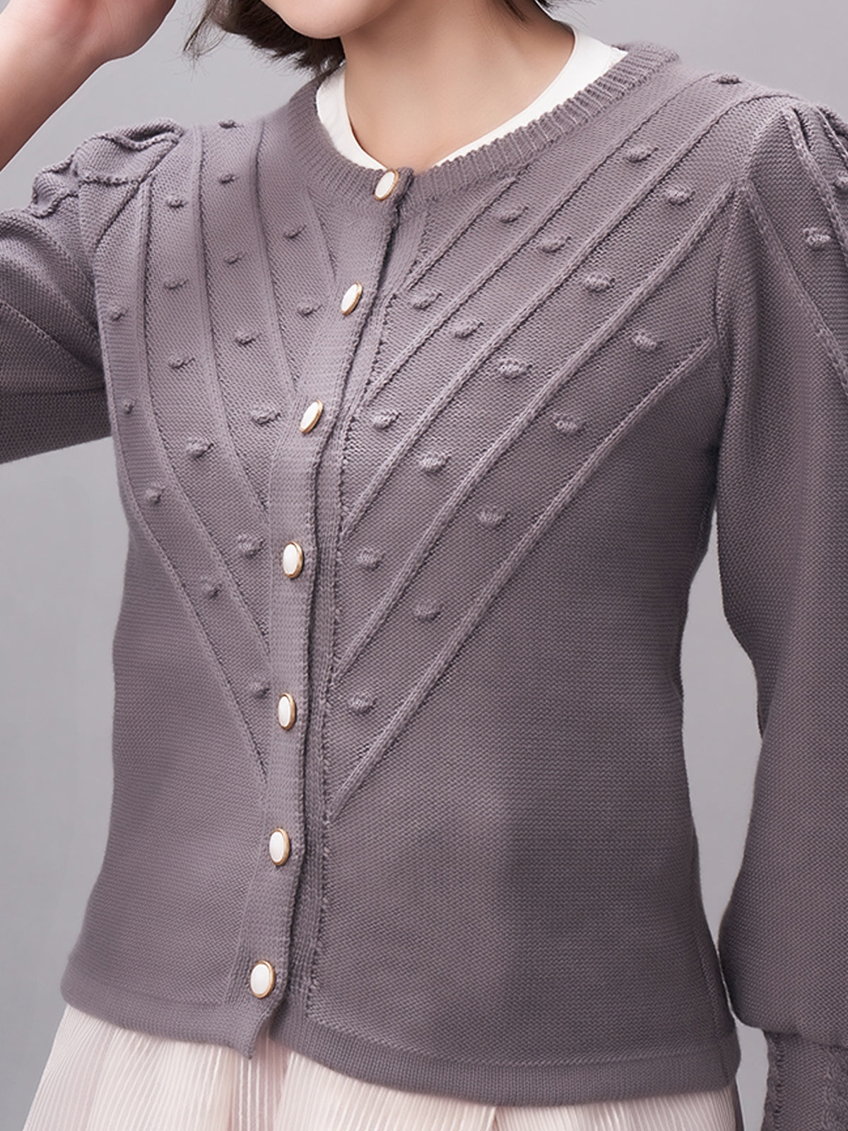 Klassisch: Trachtenstrick Strickjacke Renata Grey – Grau