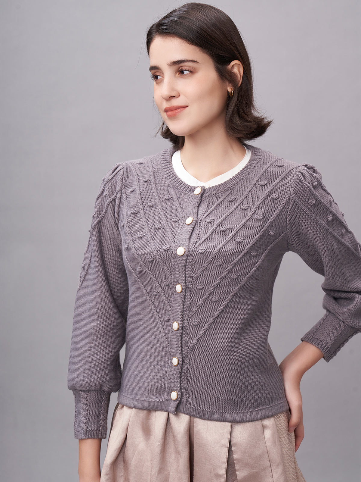 Klassisch: Trachtenstrick Strickjacke Renata Grey – Grau