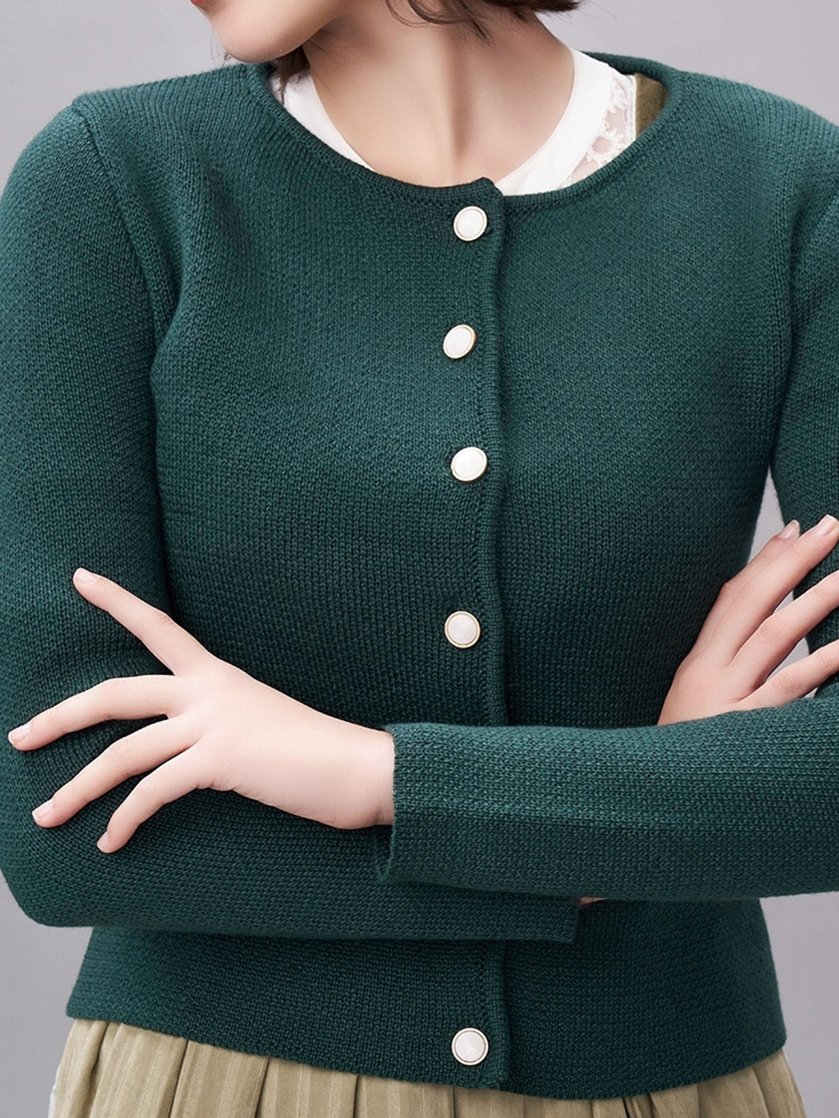 Klassisch: Trachtenstrick Strickjacke Mira Dunkelgrün – Grün