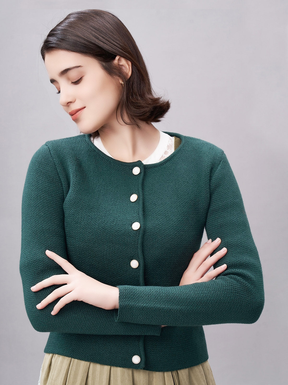 Klassisch: Trachtenstrick Strickjacke Mira Dunkelgrün – Grün
