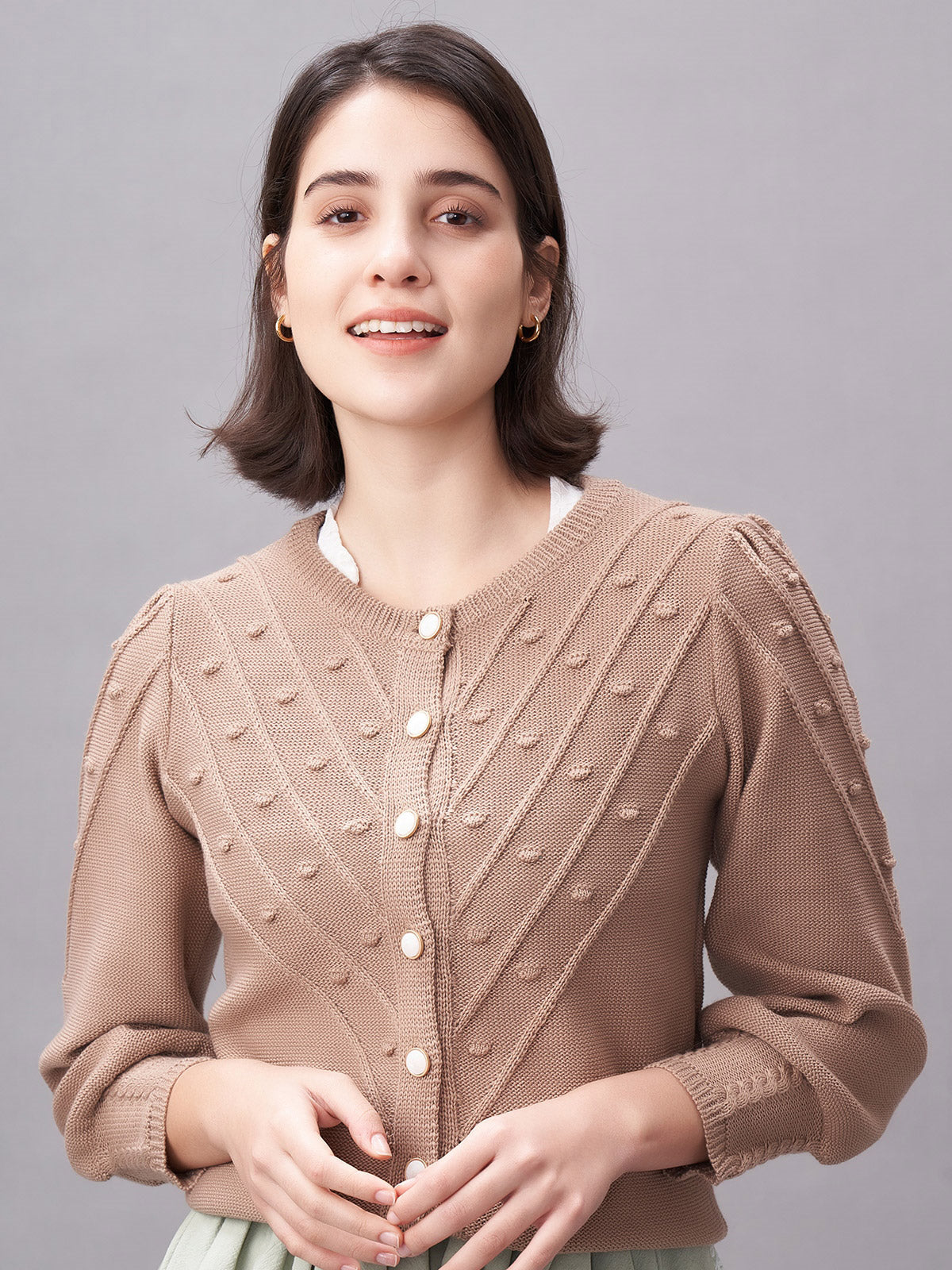 Klassisch: Trachtenstrick Strickjacke Renata – Braun