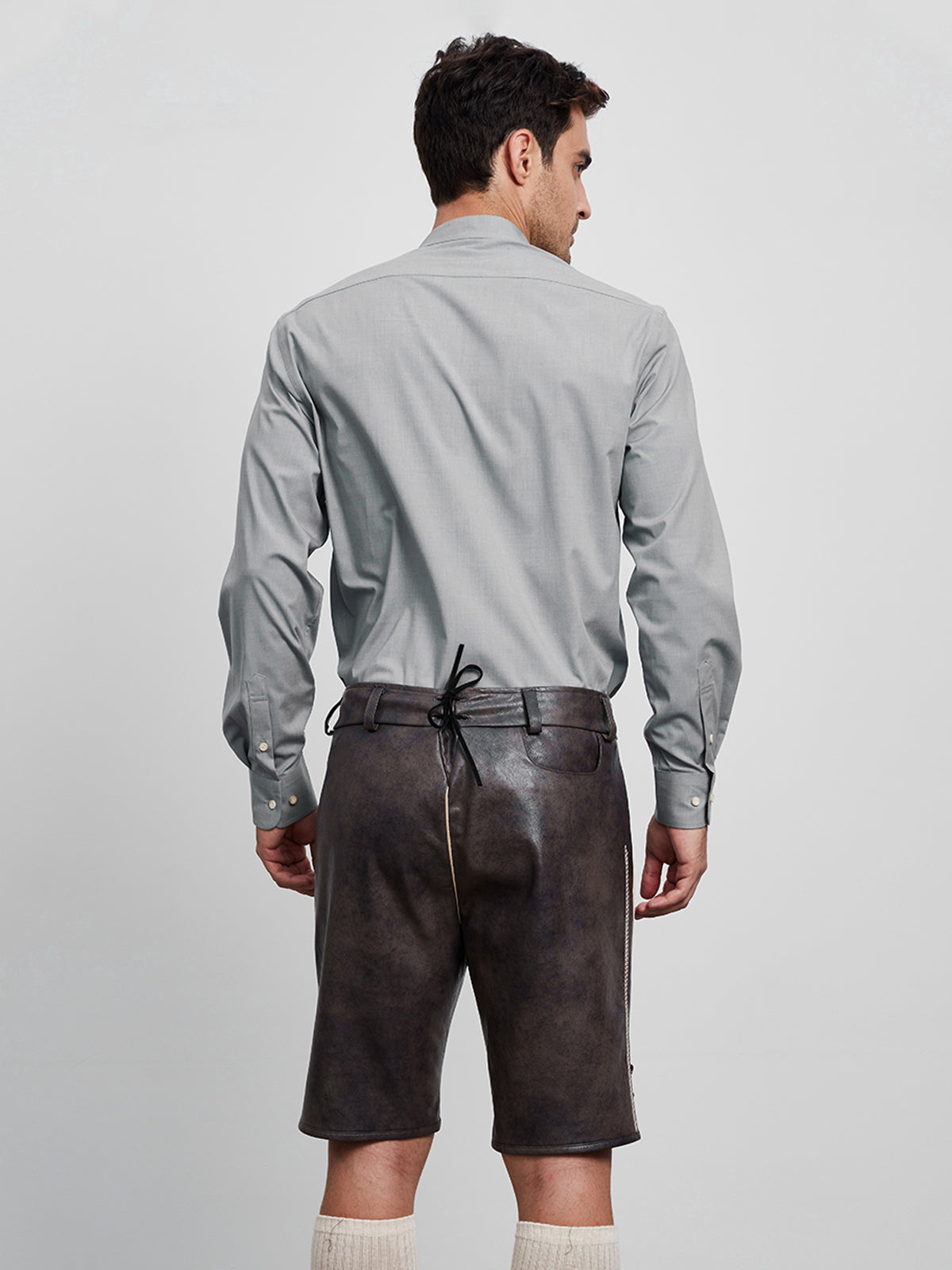 Klassisch: Lederhose Tarius Steinbraune – Grau, Stickereien