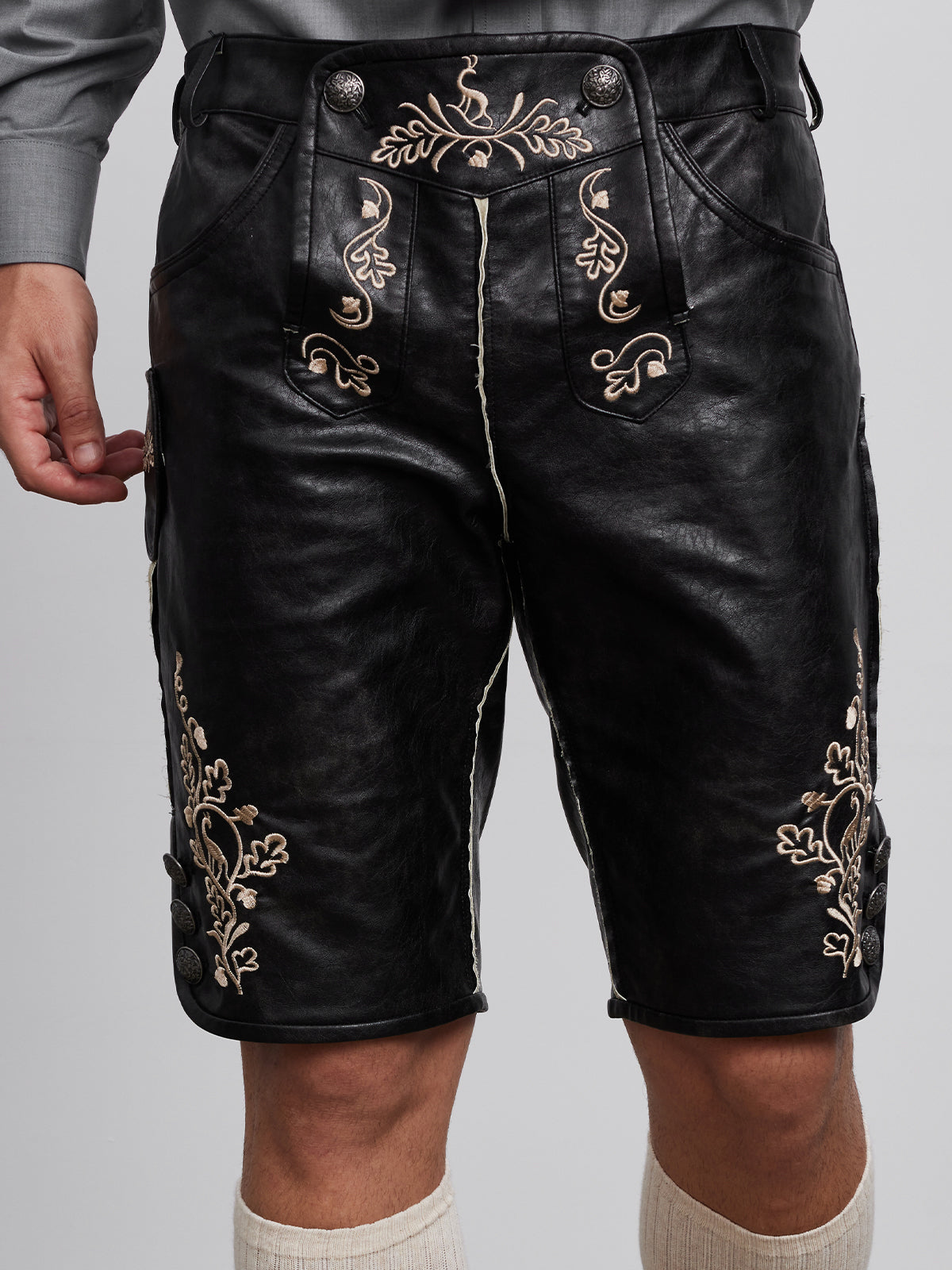 Klassisch: Lederhose Ludwig – Schwarz, Stickereien