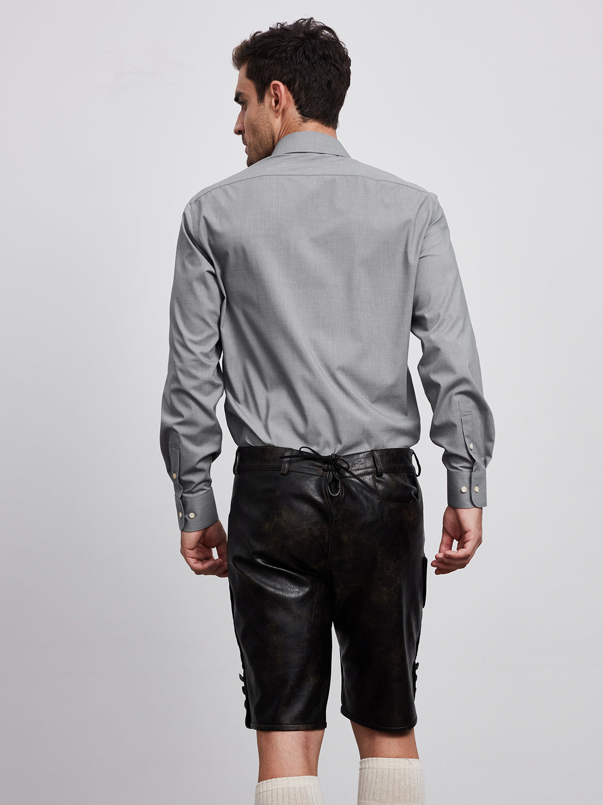 Klassisch: Lederhose Ludwig – Schwarz, Stickereien