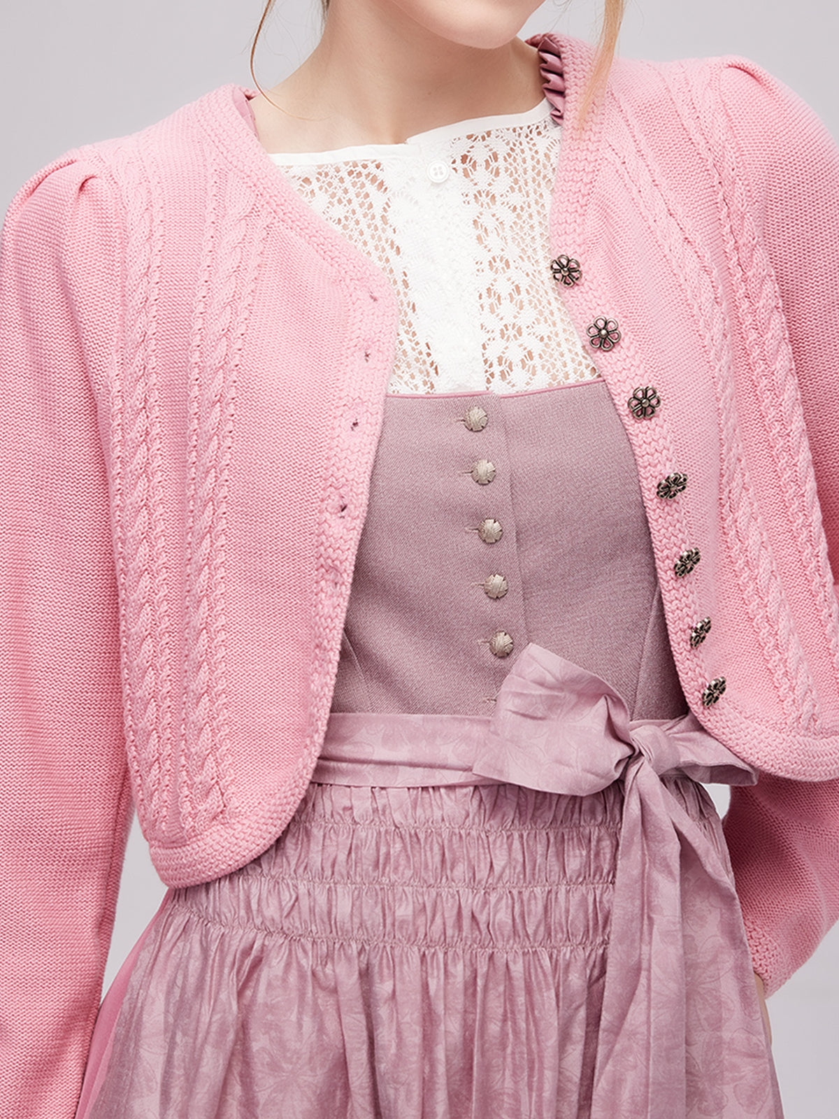 Klassisch: Trachtenstrick Strickjacke Martha – Rosa