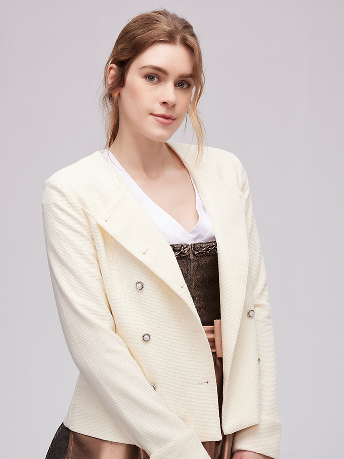 Klassisch: Trachtenjacke Damenjacke Josie – Weiß